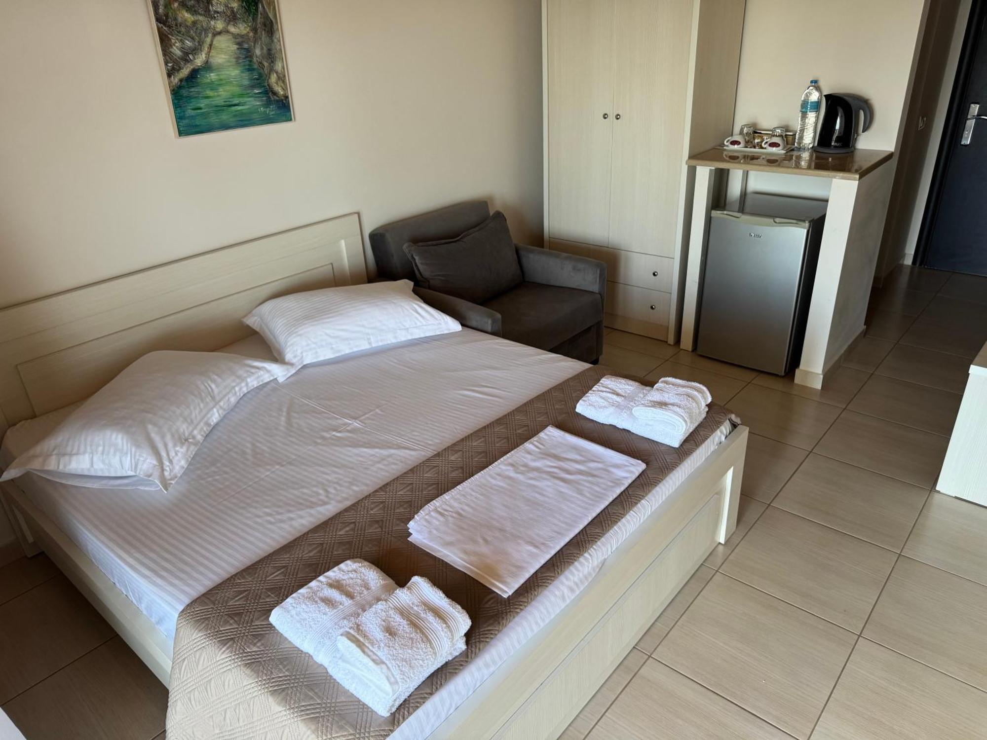 George Hotel Rooms&Suites Himare Luaran gambar