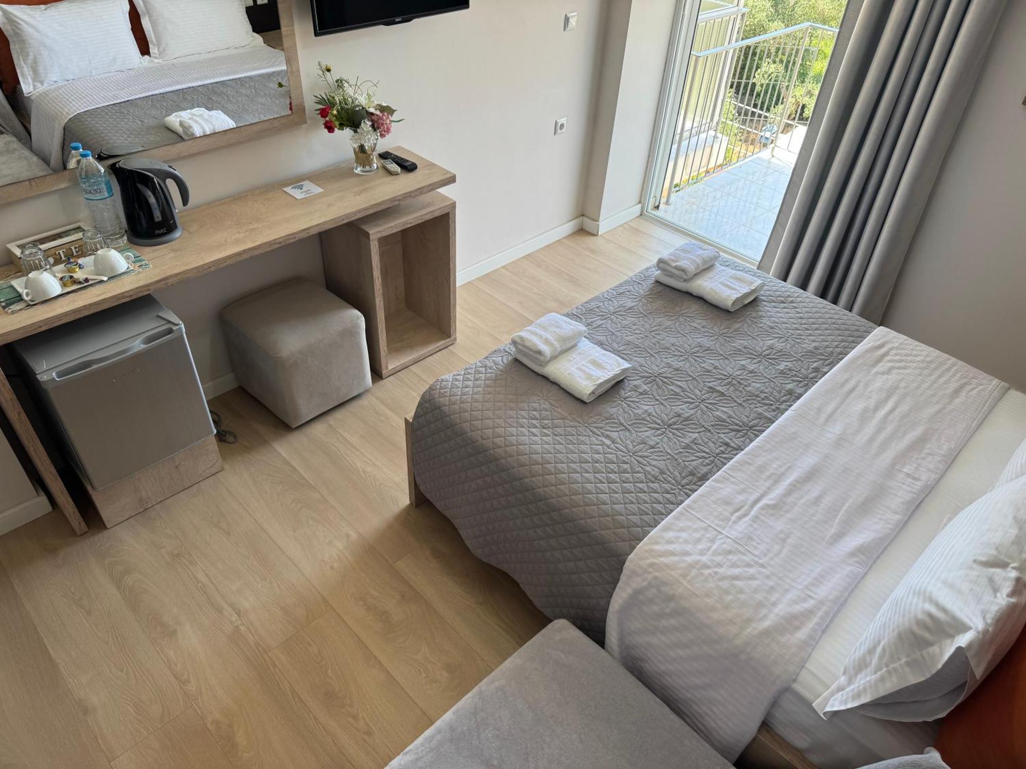 George Hotel Rooms&Suites Himare Luaran gambar