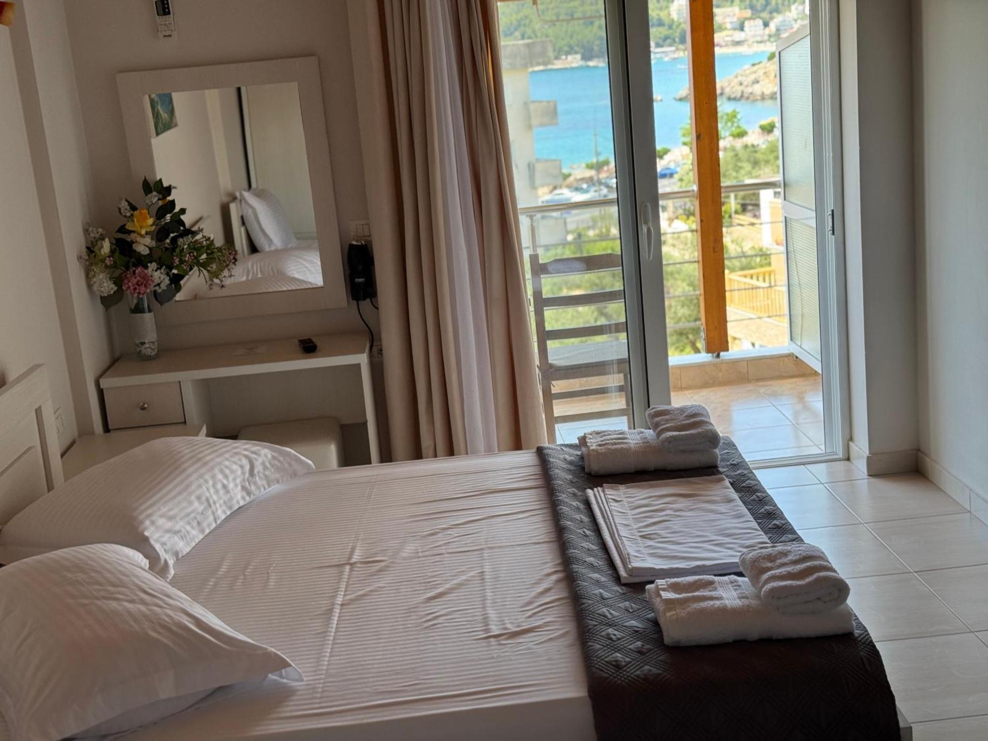 George Hotel Rooms&Suites Himare Luaran gambar