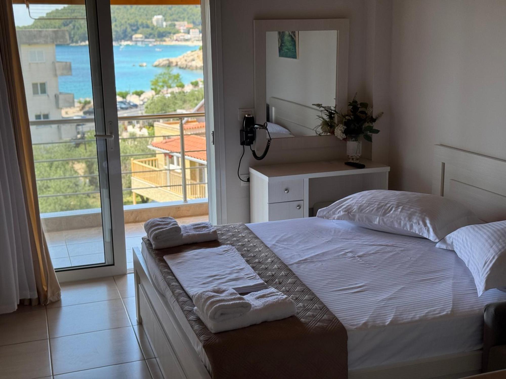 George Hotel Rooms&Suites Himare Luaran gambar