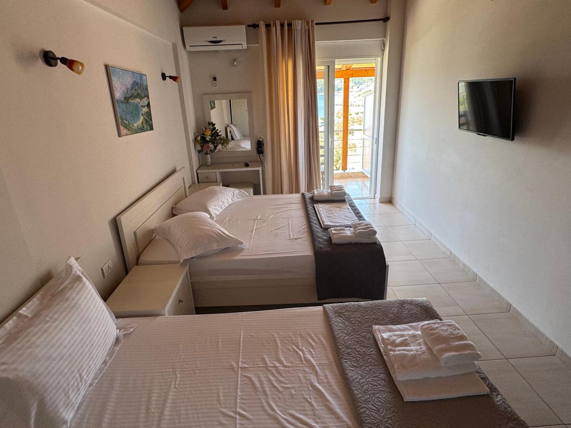 George Hotel Rooms&Suites Himare Luaran gambar